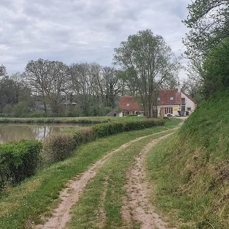 Апартаменты Le Coeur Du Moulin Saint-Aubin-le-Monial